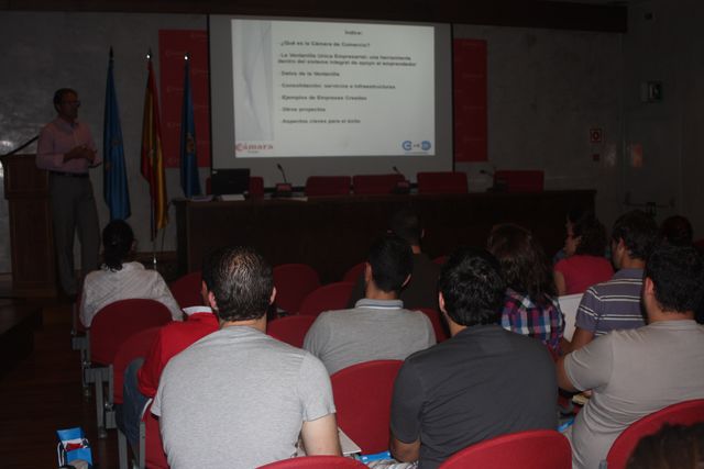 Clinic Joven emprenda FADE y Cámara Comercio Oviedo